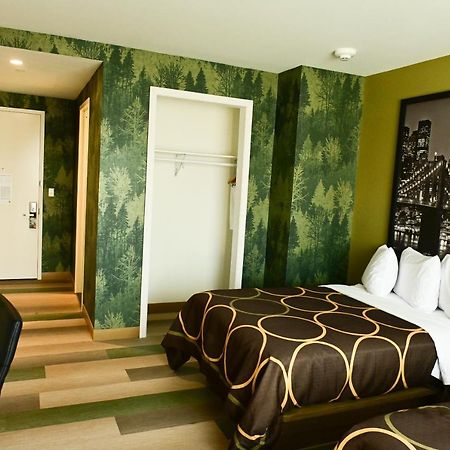 Hotel Super 8 By Wyndham Bronx Near Botanical Garden à New York Extérieur photo