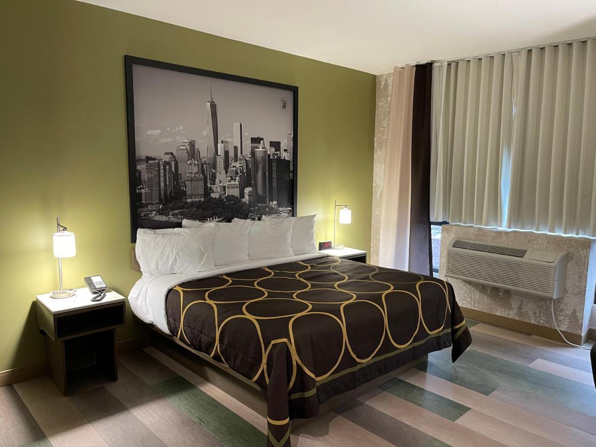 Hotel Super 8 By Wyndham Bronx Near Botanical Garden à New York Extérieur photo