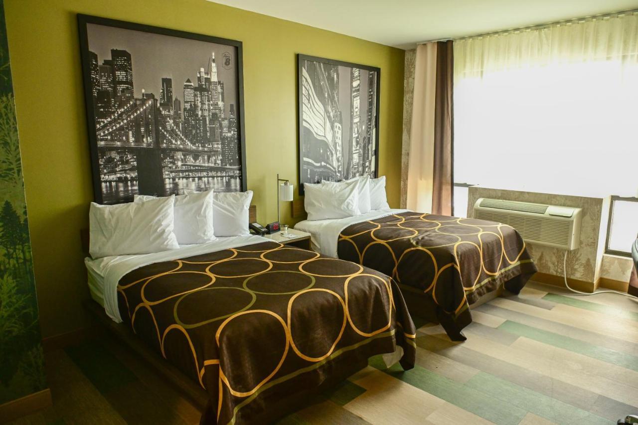 Hotel Super 8 By Wyndham Bronx Near Botanical Garden à New York Extérieur photo