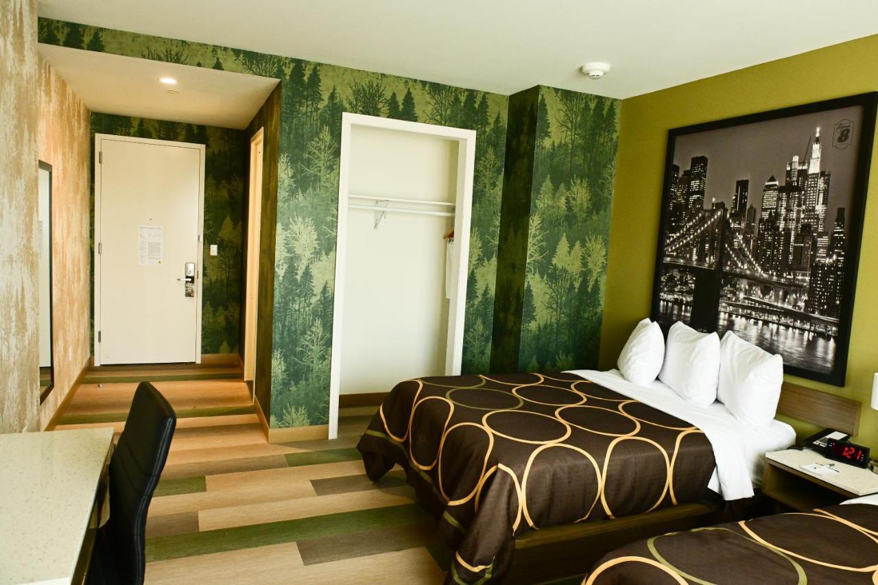 Hotel Super 8 By Wyndham Bronx Near Botanical Garden à New York Extérieur photo