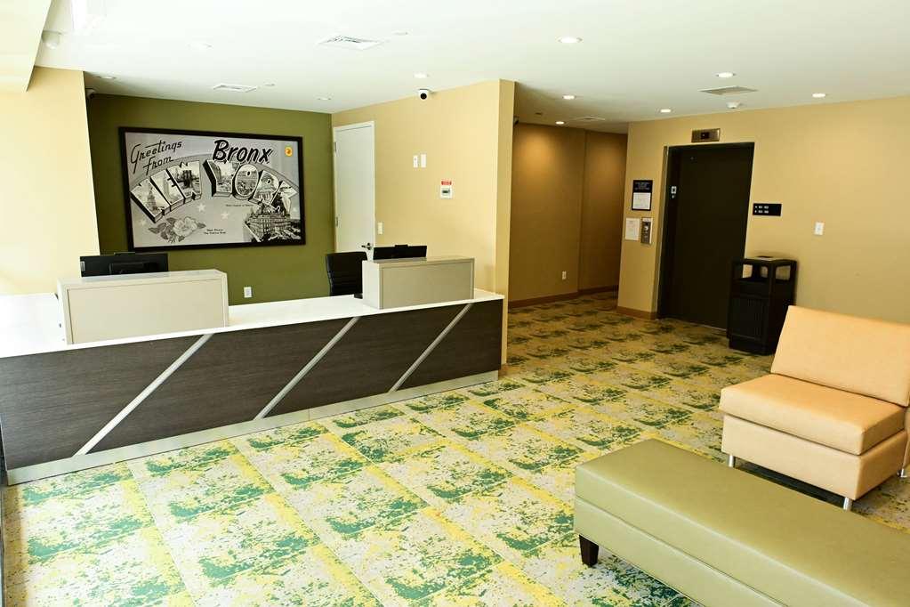 Hotel Super 8 By Wyndham Bronx Near Botanical Garden à New York Intérieur photo